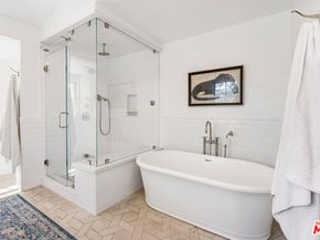 233 S Saltair Avenue, Los Angeles CA 90049