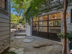 233 S Saltair Avenue, Los Angeles CA 90049