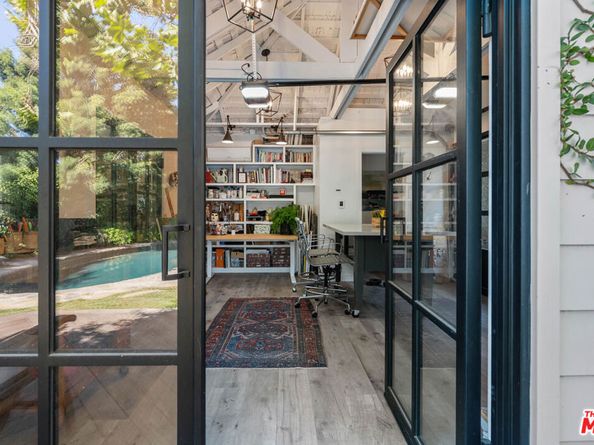 233 S Saltair Avenue, Los Angeles CA 90049