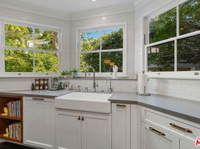233 S Saltair Avenue, Los Angeles CA 90049