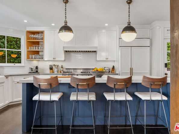 233 S Saltair Avenue, Los Angeles CA 90049