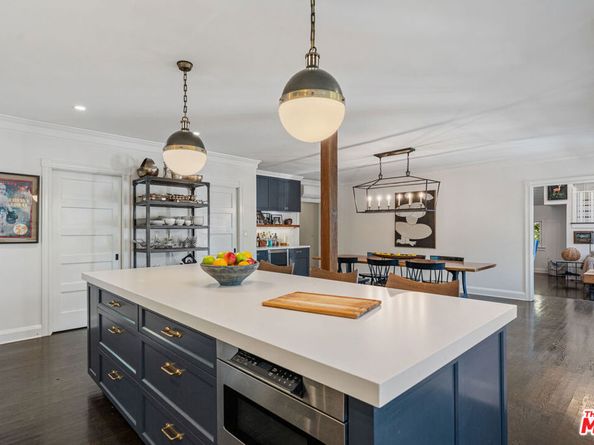 233 S Saltair Avenue, Los Angeles CA 90049