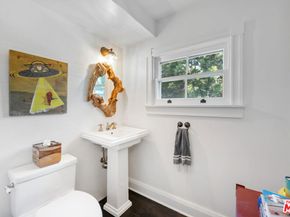 233 S Saltair Avenue, Los Angeles CA 90049