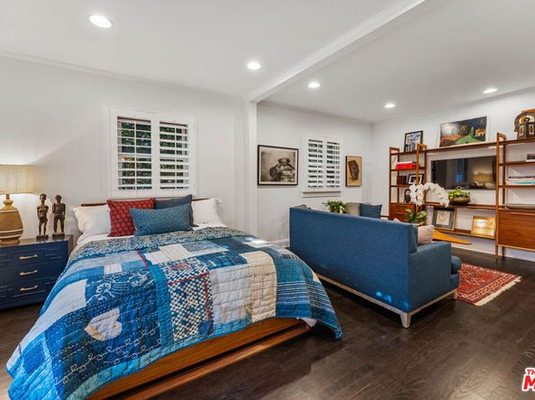 233 S Saltair Avenue, Los Angeles CA 90049