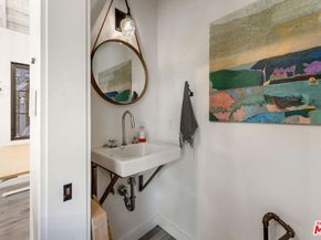 233 S Saltair Avenue, Los Angeles CA 90049