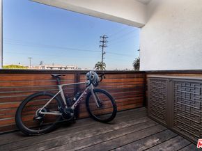 12411 Pacific Avenue 205, Los Angeles CA 90066