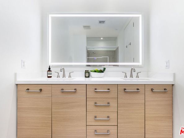 12411 Pacific Avenue 205, Los Angeles CA 90066