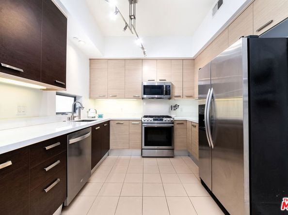 12411 Pacific Avenue 205, Los Angeles CA 90066