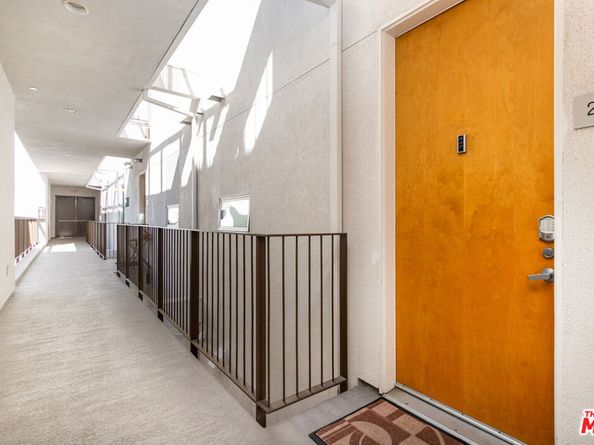 12411 Pacific Avenue 205, Los Angeles CA 90066