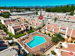 18419 Collins Street A, Tarzana CA 91356