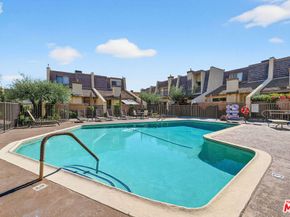 18419 Collins Street A, Tarzana CA 91356