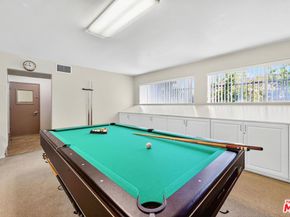 18419 Collins Street A, Tarzana CA 91356