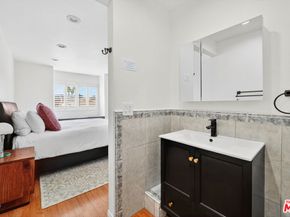 18419 Collins Street A, Tarzana CA 91356