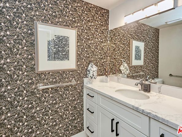 4444 Wilshire Boulevard 206, Los Angeles CA 90010