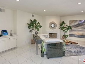 4444 Wilshire Boulevard 206, Los Angeles CA 90010