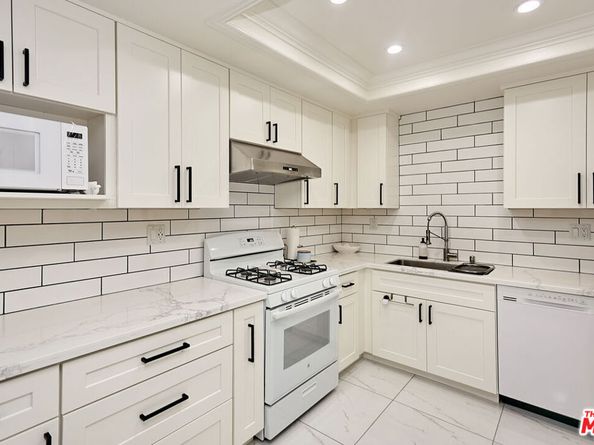 4444 Wilshire Boulevard 206, Los Angeles CA 90010