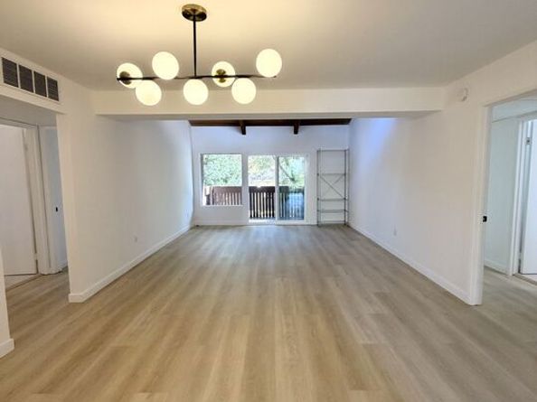 18350 Hatteras Street 256, Tarzana CA 91356