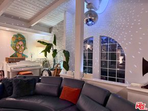 2225 N Cahuenga Boulevard, Los Angeles CA 90068