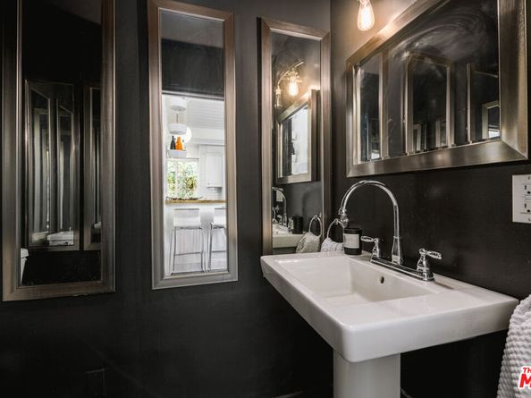 2225 N Cahuenga Boulevard, Los Angeles CA 90068