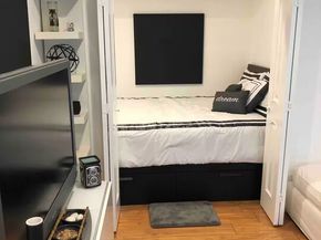 2225 N Cahuenga Boulevard, Los Angeles CA 90068