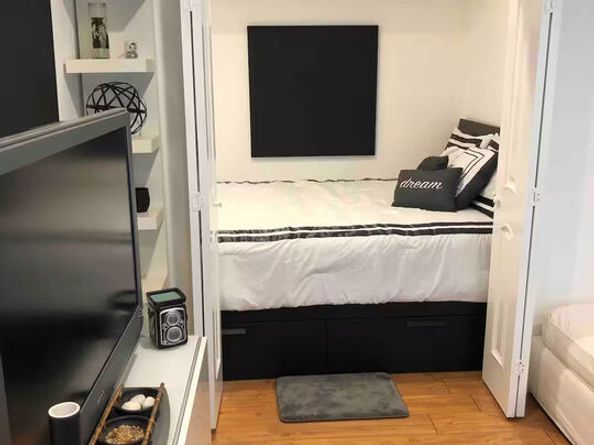 2225 N Cahuenga Boulevard, Los Angeles CA 90068