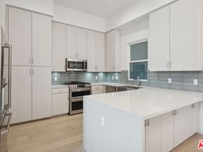 1746 Garfield Place 302, Los Angeles CA 90028