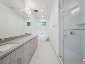 1746 Garfield Place 302, Los Angeles CA 90028