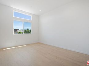1746 Garfield Place 302, Los Angeles CA 90028