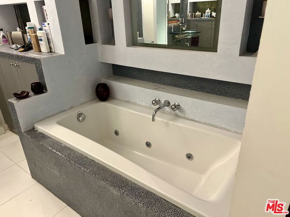 10747 Wilshire Boulevard 1208, Los Angeles CA 90024