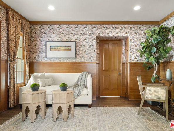 130 S Bentley Avenue, Los Angeles CA 90049