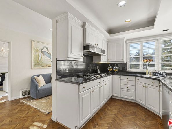 130 S Bentley Avenue, Los Angeles CA 90049