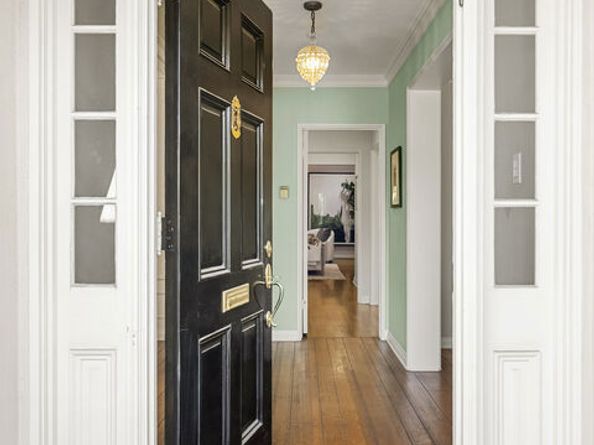 130 S Bentley Avenue, Los Angeles CA 90049