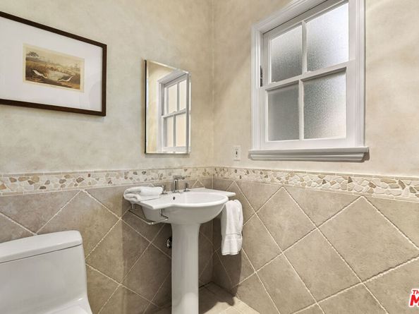 130 S Bentley Avenue, Los Angeles CA 90049