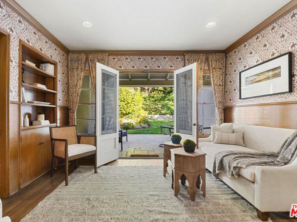 130 S Bentley Avenue, Los Angeles CA 90049