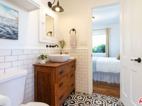 2308 S Highland Avenue, Los Angeles CA 90016