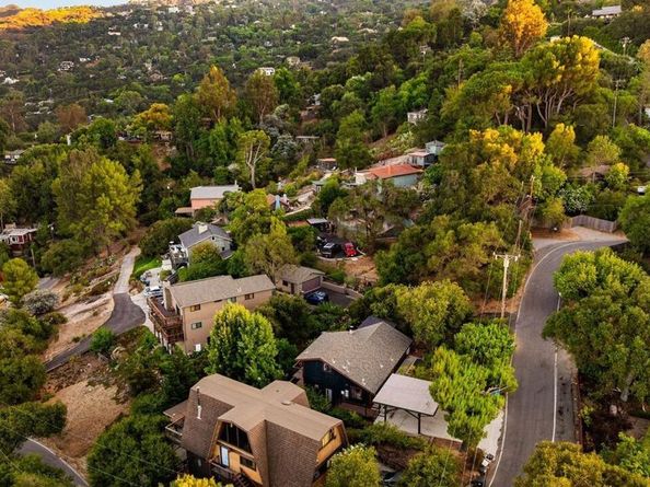 19806 Valley View Drive, Topanga CA 90290