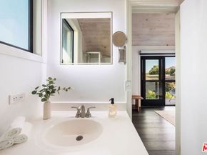 19806 Valley View Drive, Topanga CA 90290