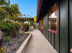 19806 Valley View Drive, Topanga CA 90290