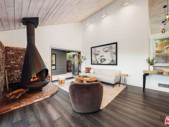 19806 Valley View Drive, Topanga CA 90290