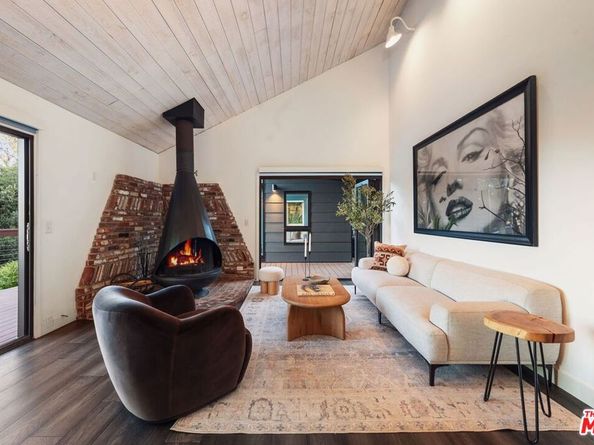 19806 Valley View Drive, Topanga CA 90290