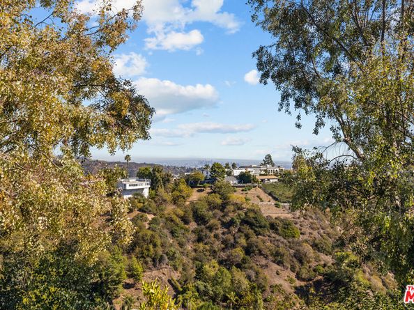 2120 Linda Flora Drive, Los Angeles CA 90077