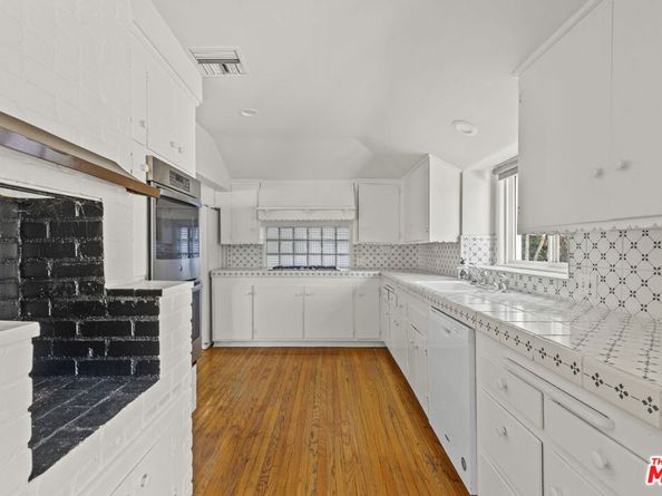2120 Linda Flora Drive, Los Angeles CA 90077