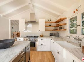 8917 Dorrington Avenue, West Hollywood CA 90048
