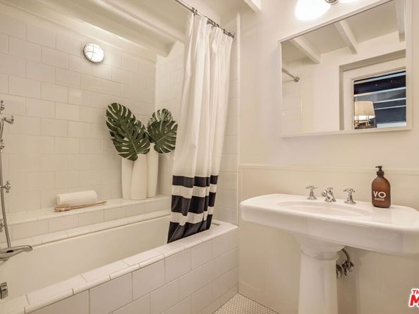 8917 Dorrington Avenue, West Hollywood CA 90048