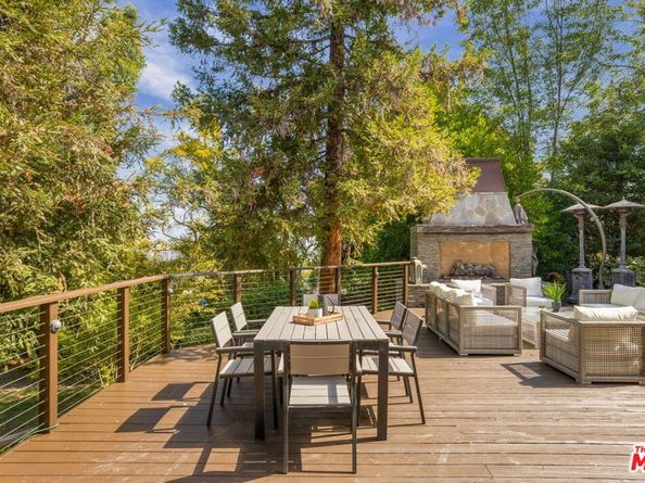 15091 Rayneta Drive, Sherman Oaks CA 91403