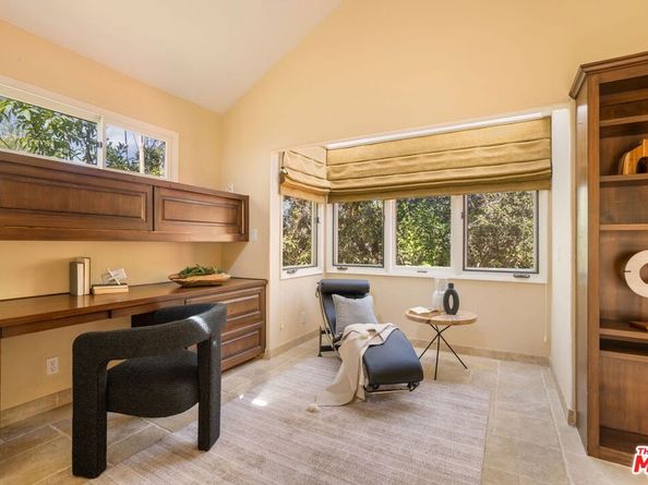 15091 Rayneta Drive, Sherman Oaks CA 91403