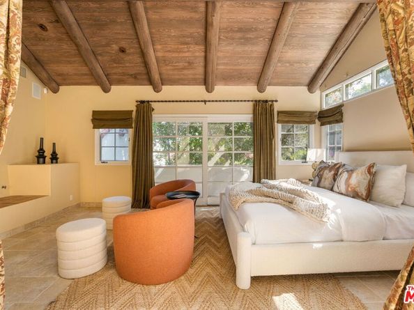 15091 Rayneta Drive, Sherman Oaks CA 91403
