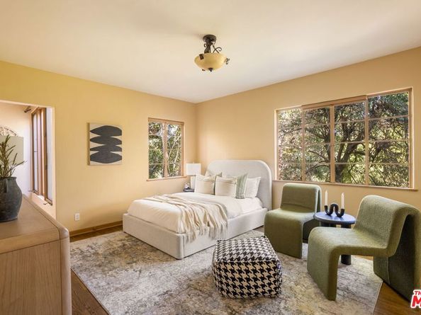 15091 Rayneta Drive, Sherman Oaks CA 91403