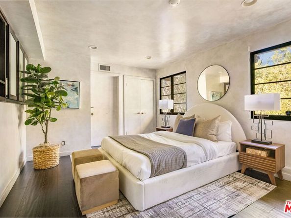 15091 Rayneta Drive, Sherman Oaks CA 91403