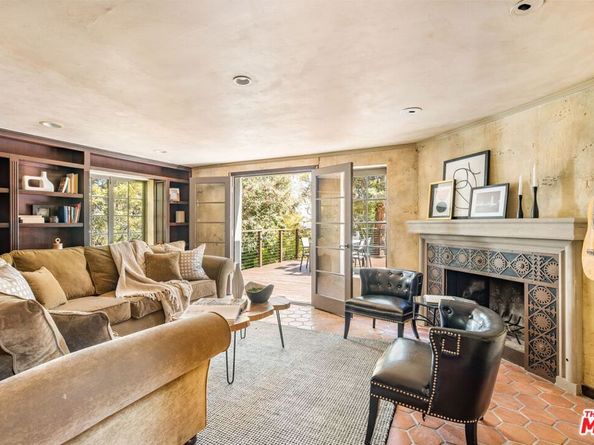 15091 Rayneta Drive, Sherman Oaks CA 91403
